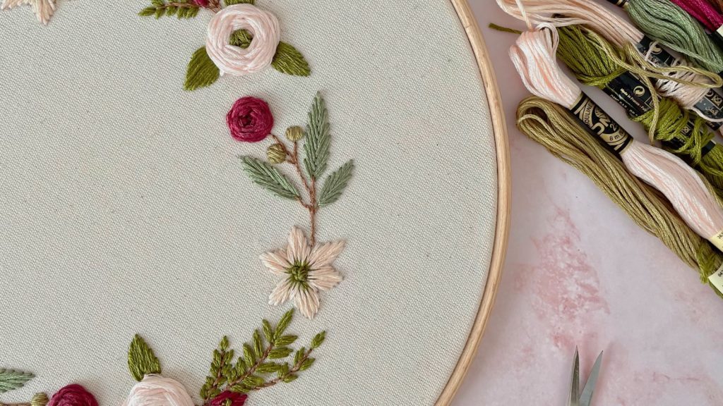 Broderie : débuter à la main, le matériel et les points de base
